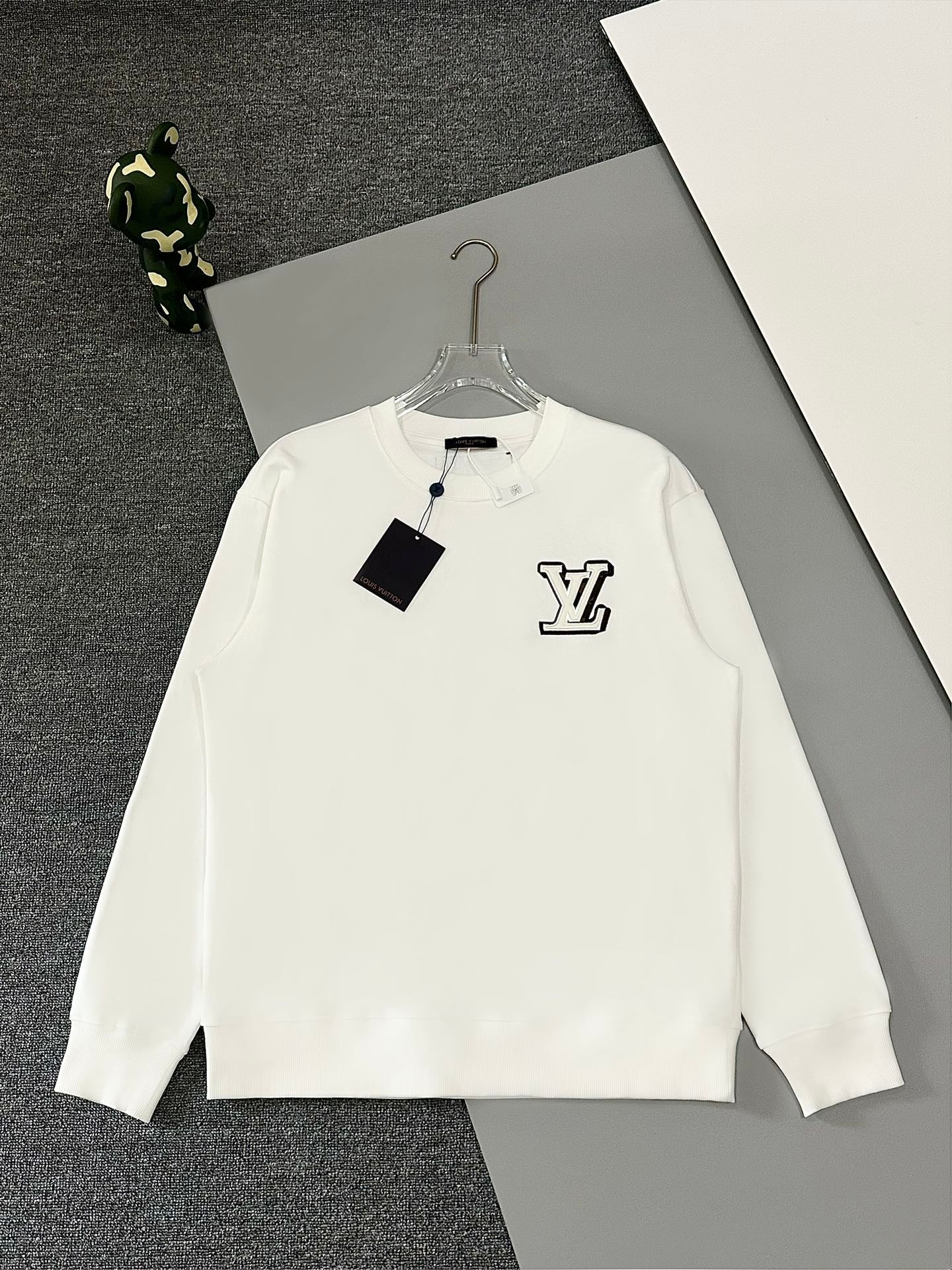 Pull Lv blanc