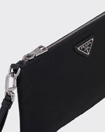 Pochette en Re-Nylon et cuir Saffiano