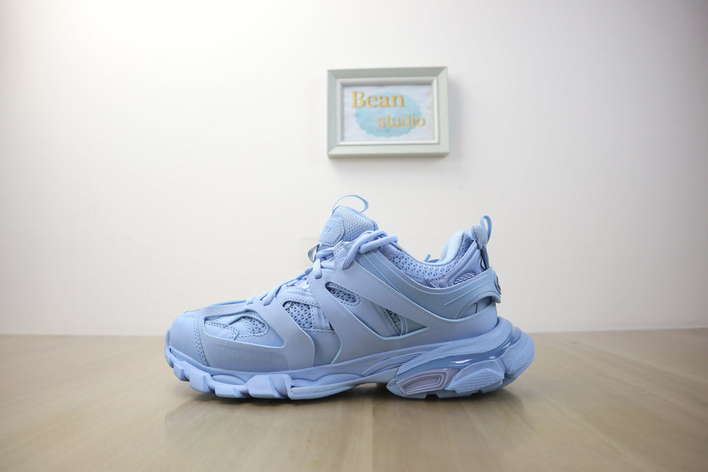 Blncg track blue sky