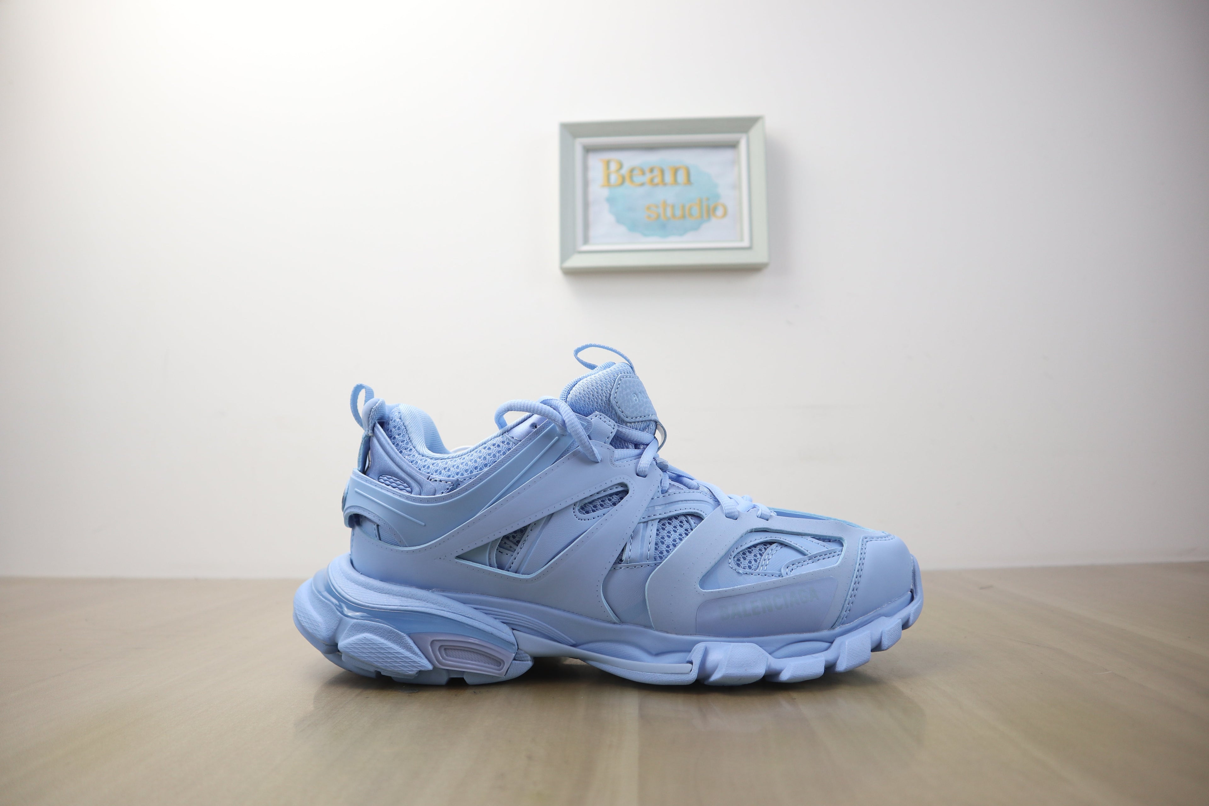 Blncg track blue sky