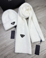 Bonnet et écharpe PRADA