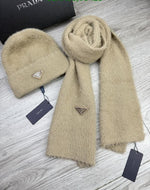 Bonnet et écharpe PRADA