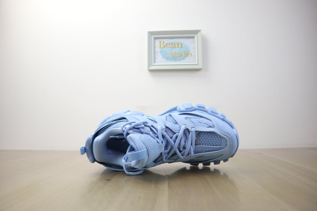 Blncg track blue sky