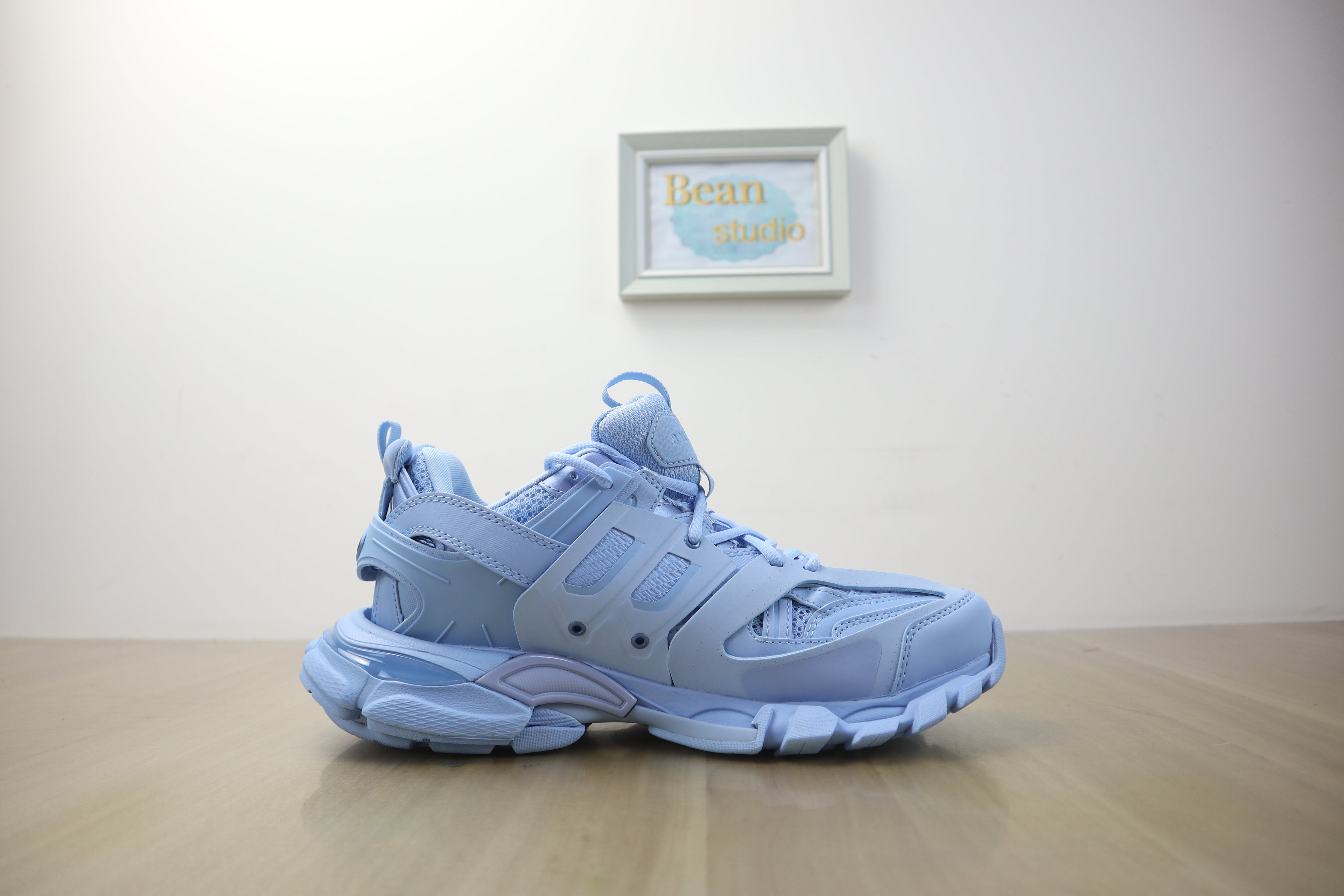 Blncg track blue sky