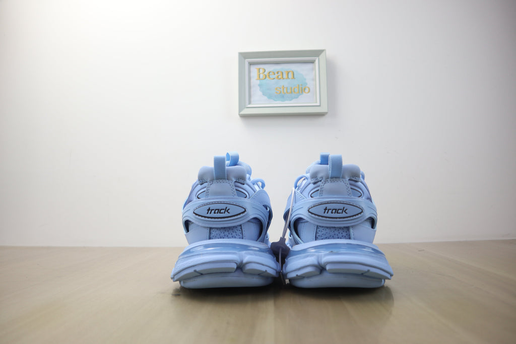 Blncg track blue sky