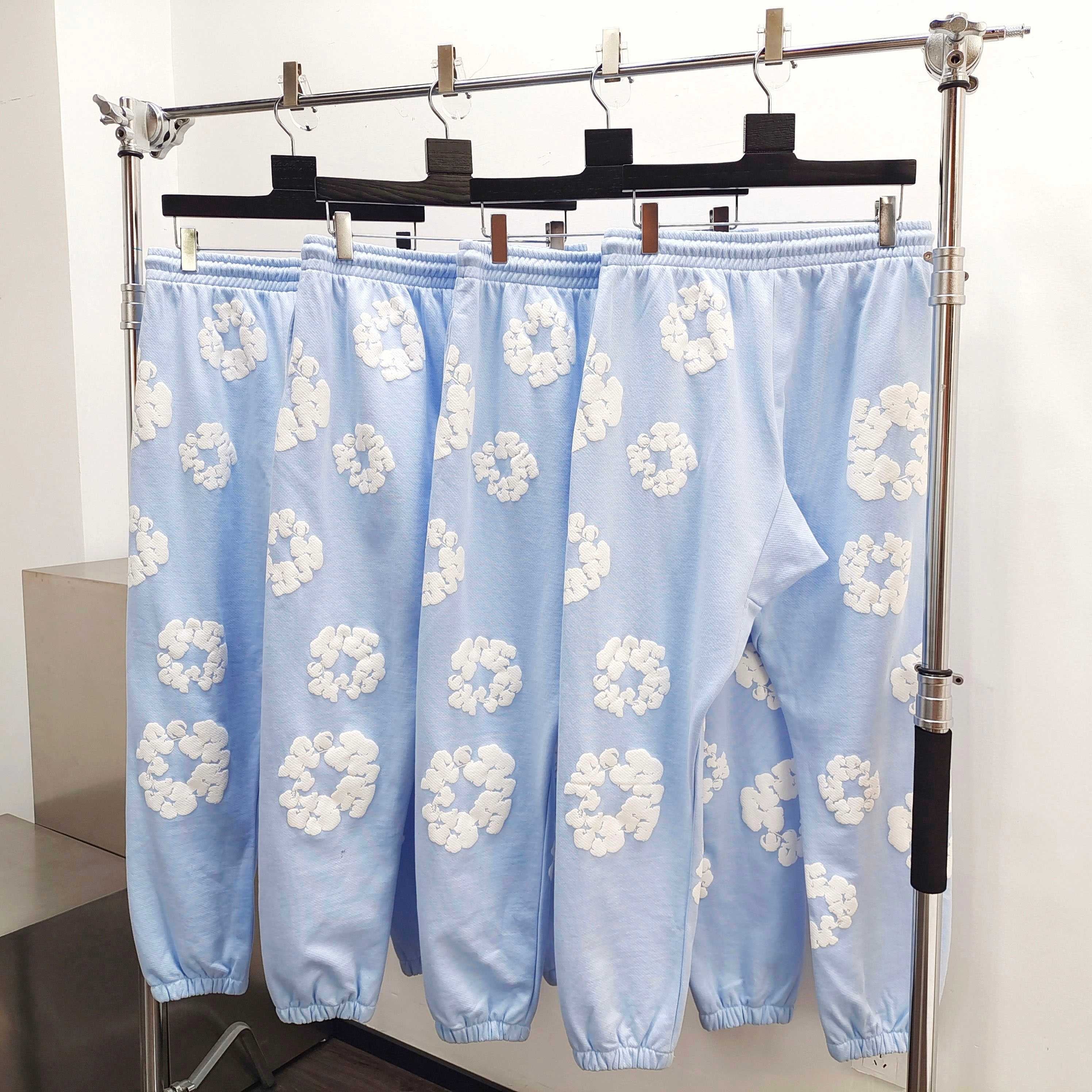 Denim Trs - pantalon en Coton à imprimé graphique - bleu ciel