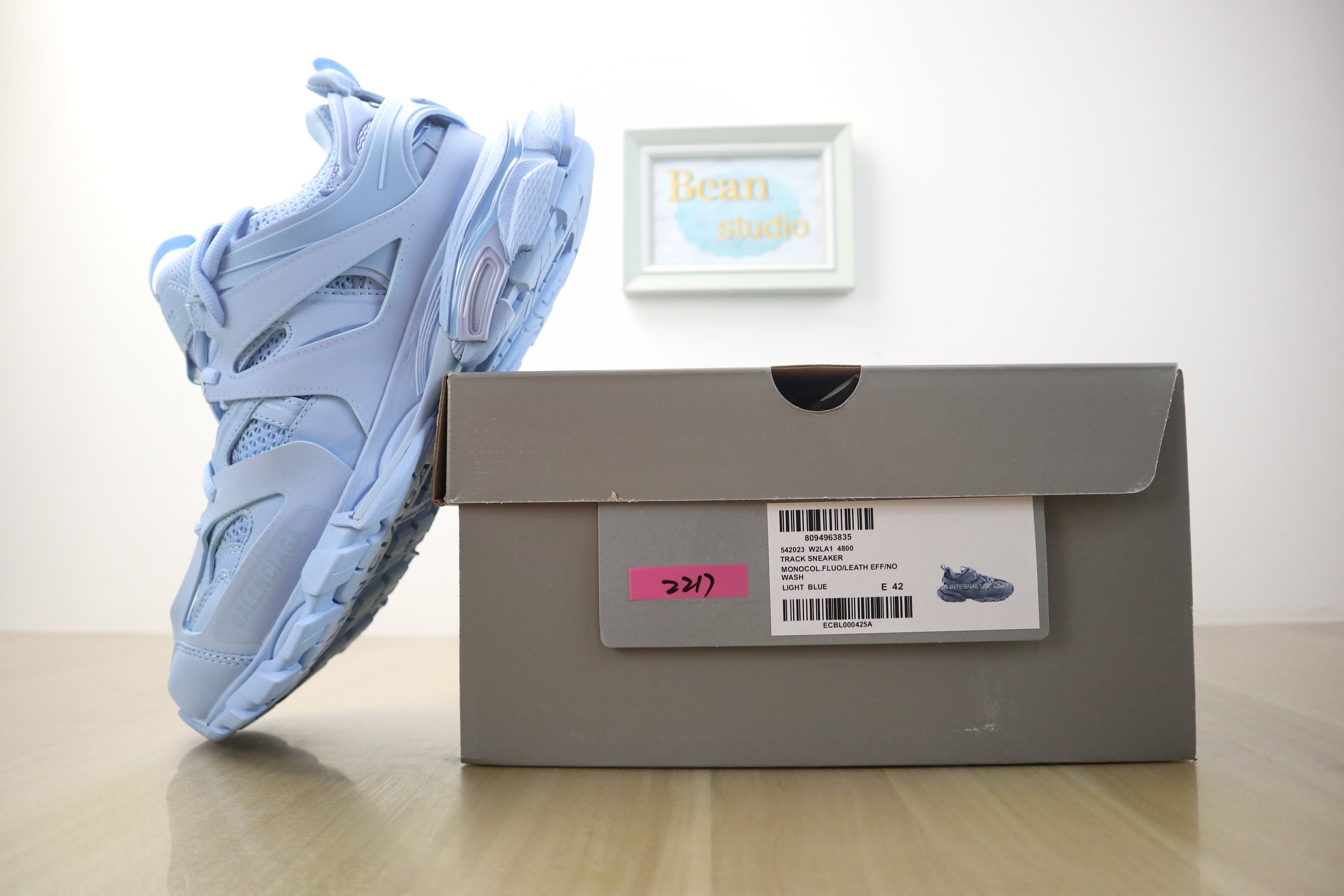 Blncg track blue sky