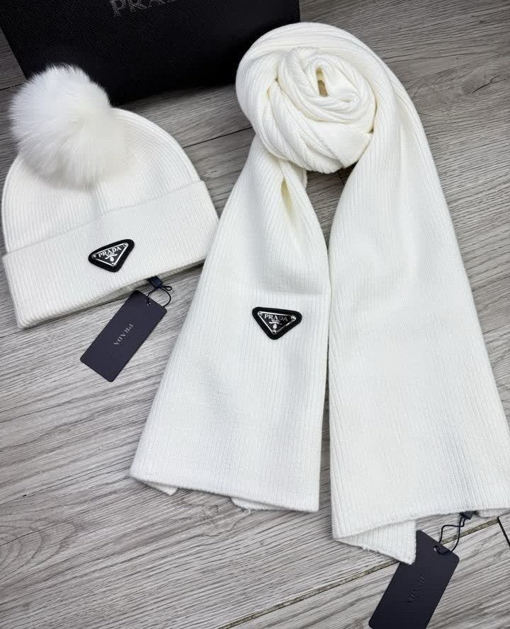 Bonnet et écharpe PRADA