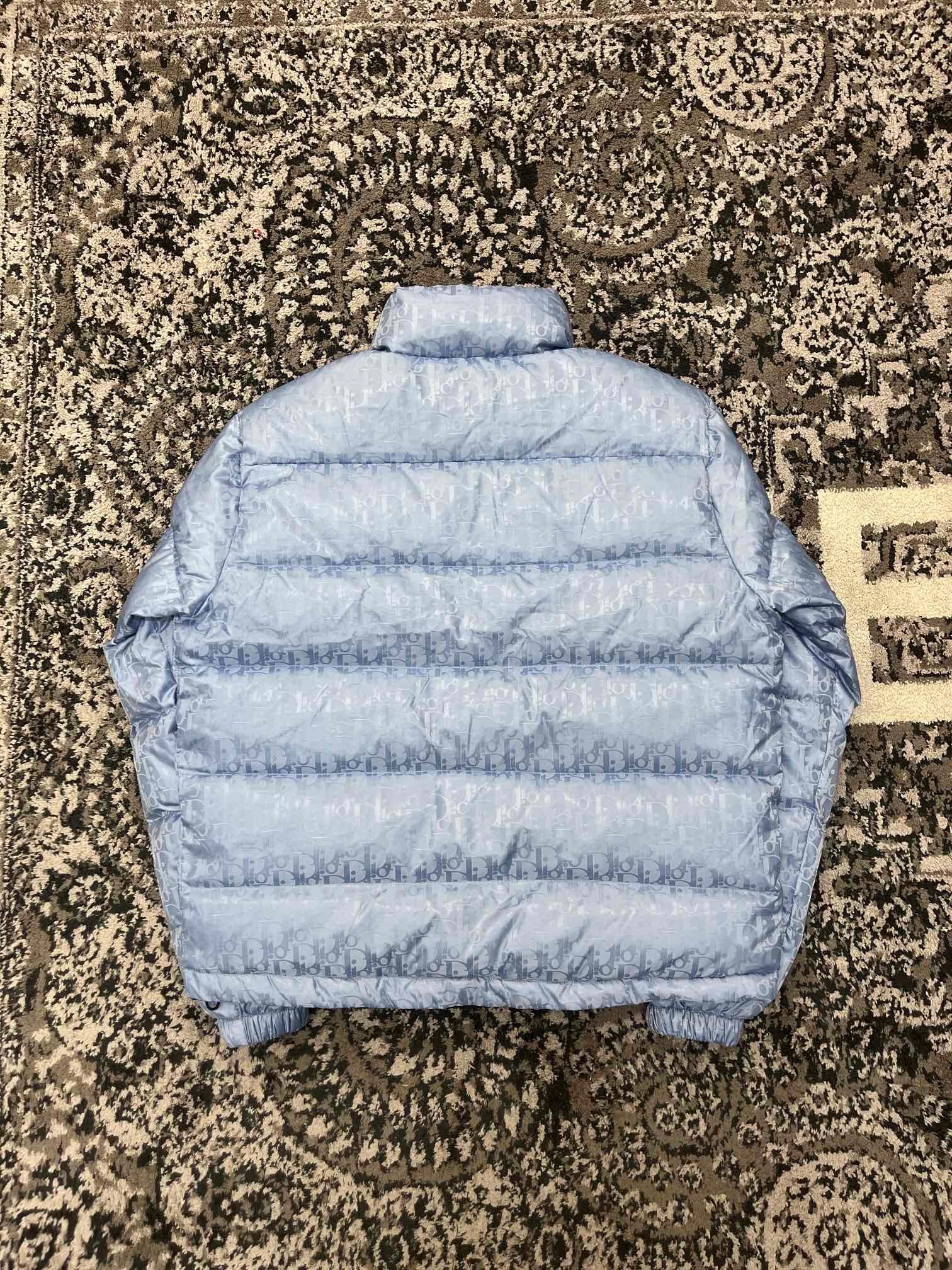 Doudoune CD oblique bleu ciel facture 2023