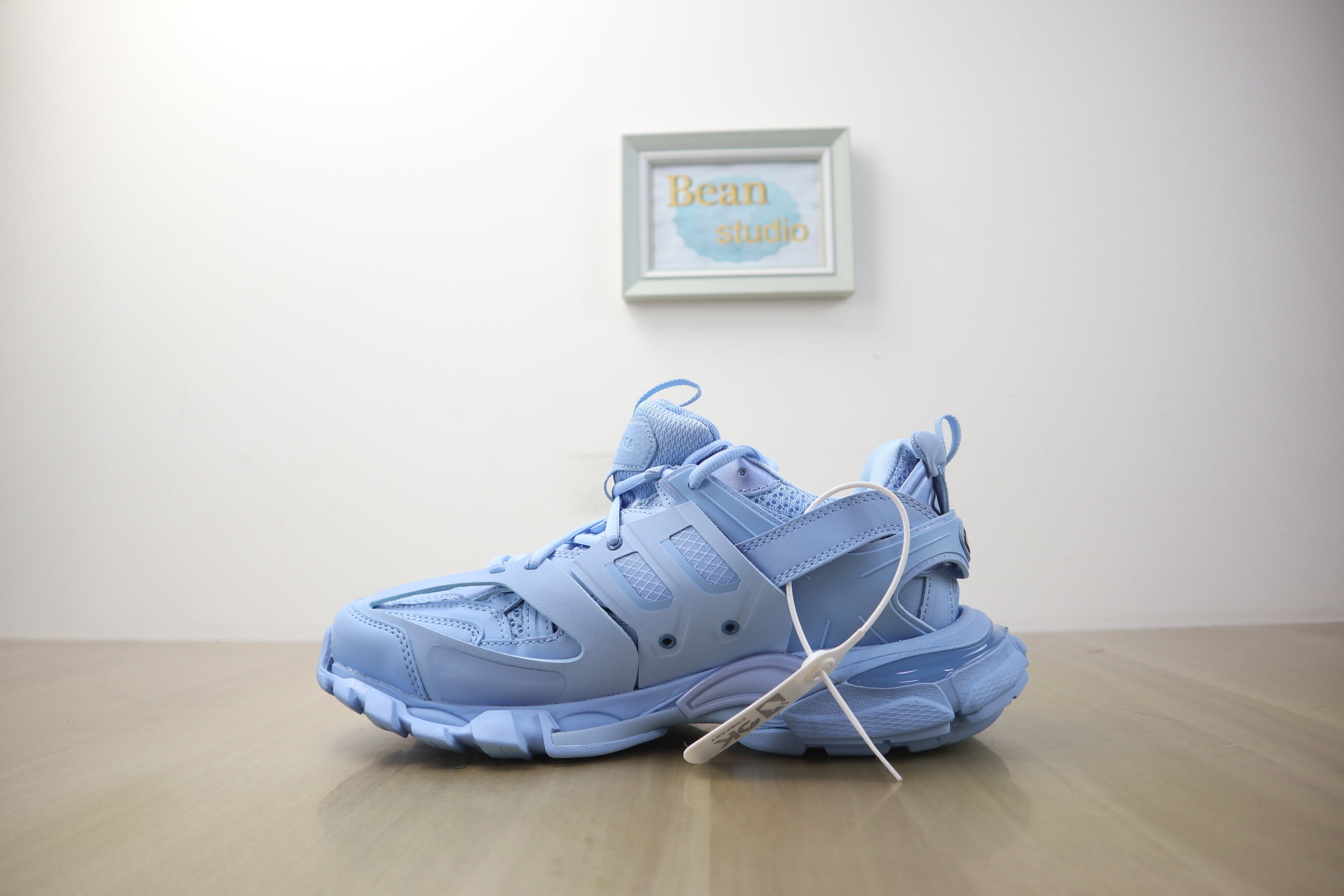 Blncg track blue sky