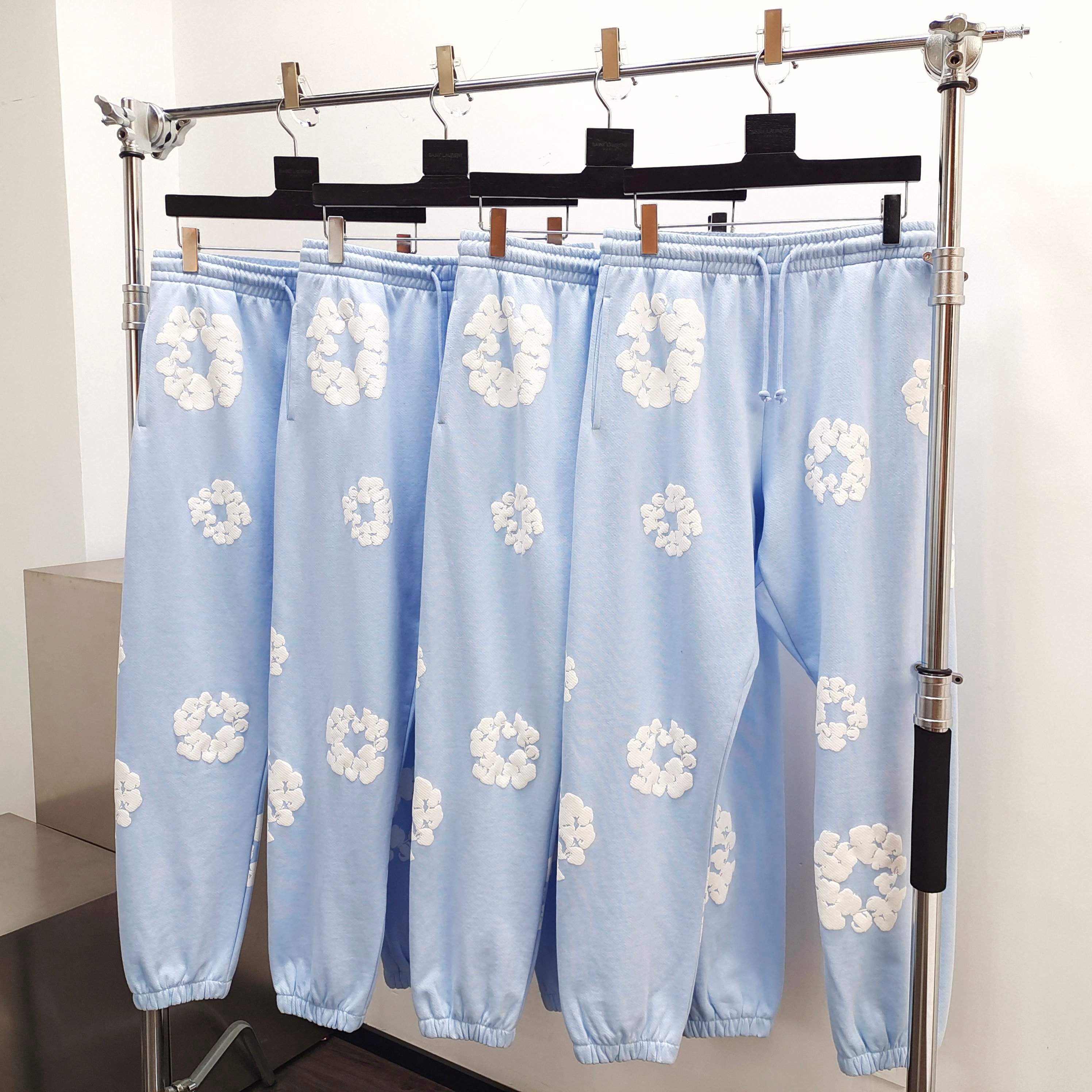 Denim Trs - pantalon en Coton à imprimé graphique - bleu ciel