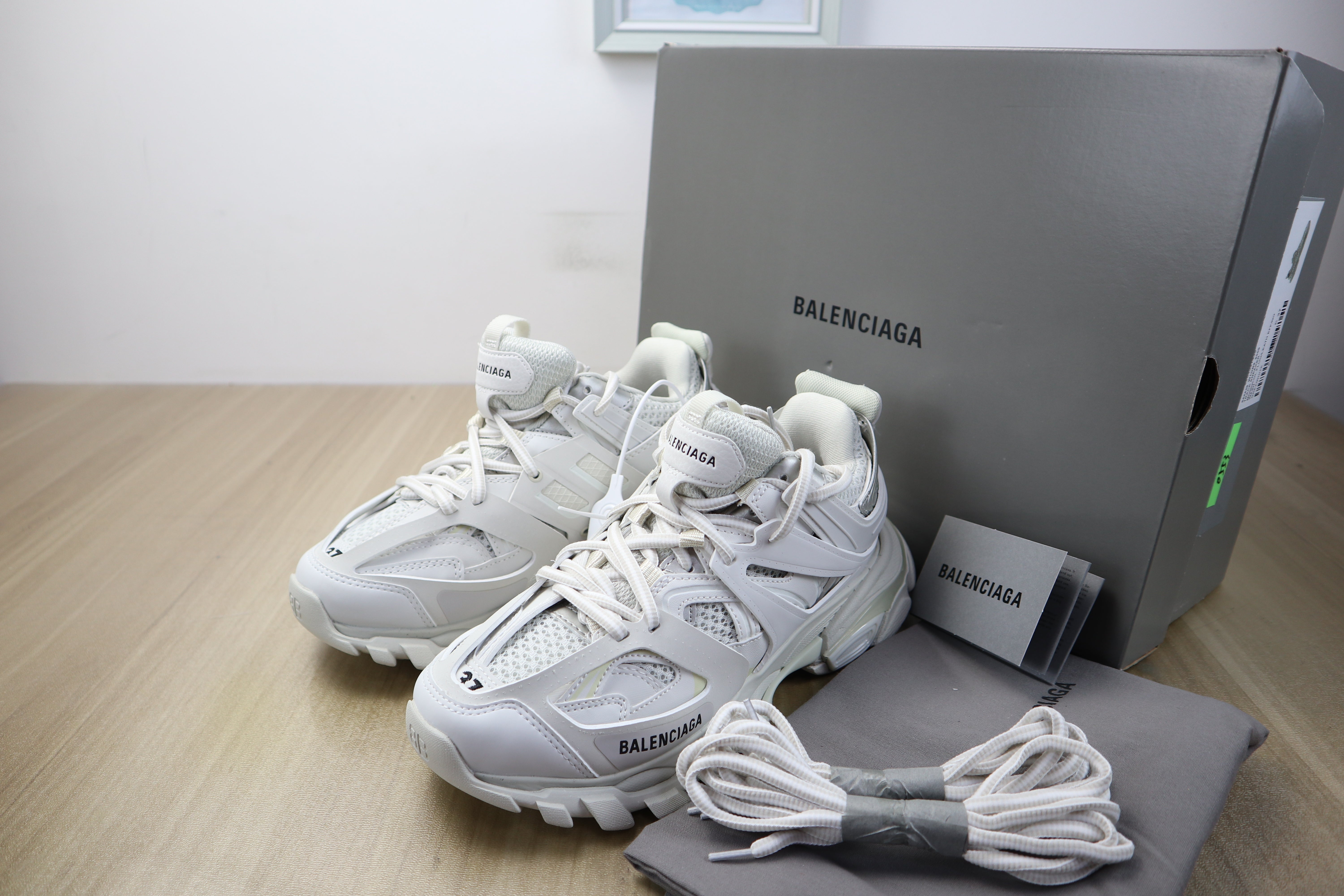 Blncg track blanche