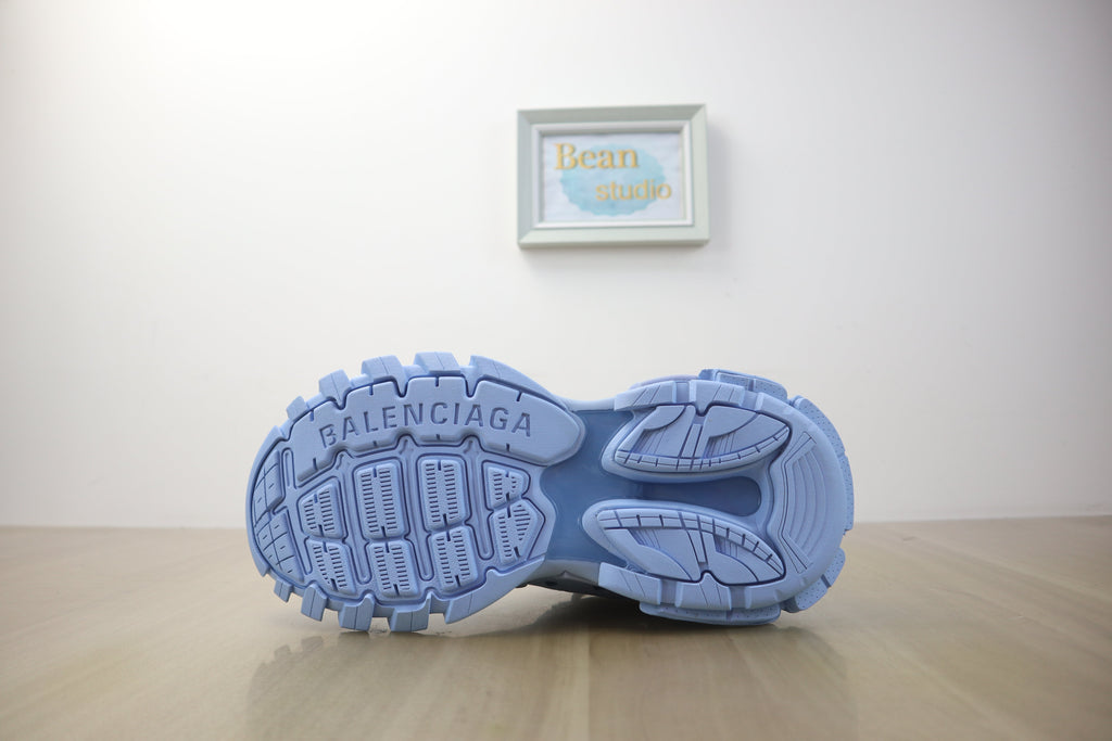 Blncg track blue sky