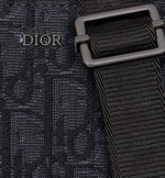 Pochette zippée à bandoulière
Toile jacquard Dior Oblique noir